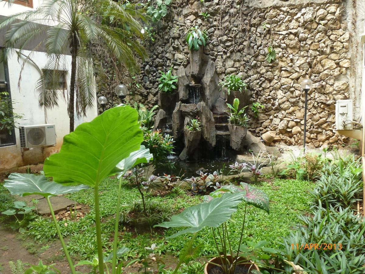 Hotel Nusantara Indah Syariah Jakarta Ngoại thất bức ảnh