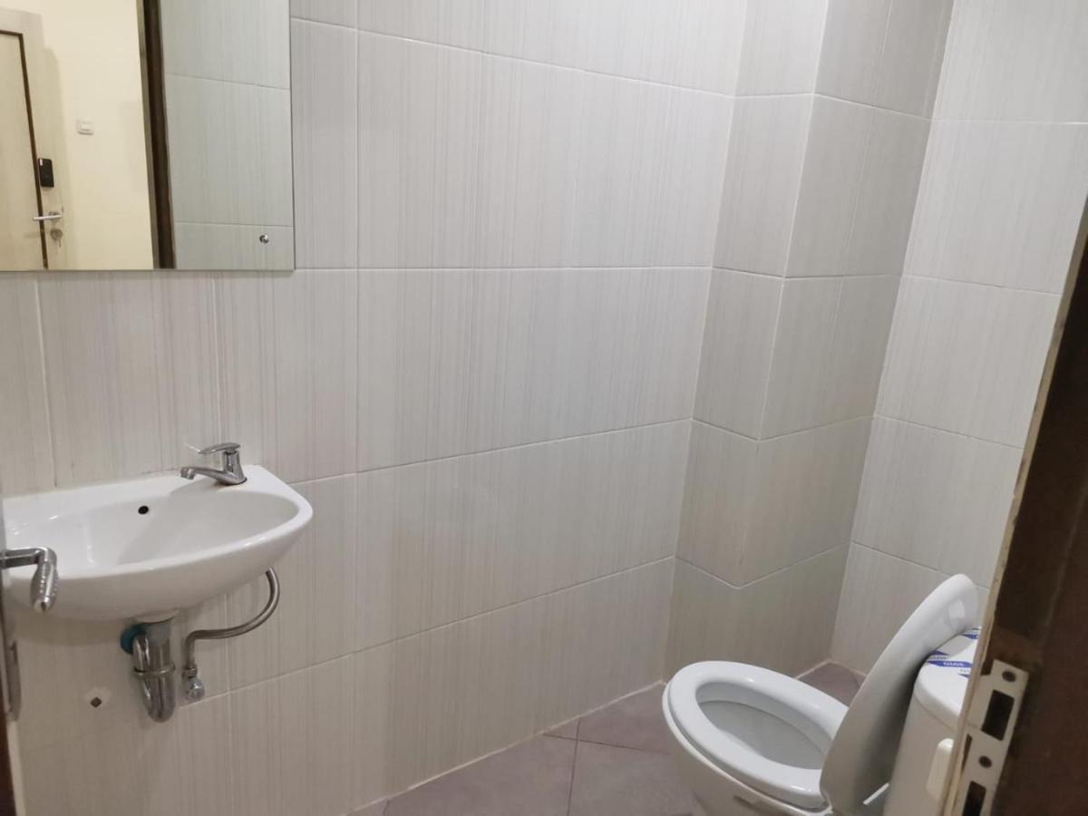 Hotel Nusantara Indah Syariah Jakarta Ngoại thất bức ảnh